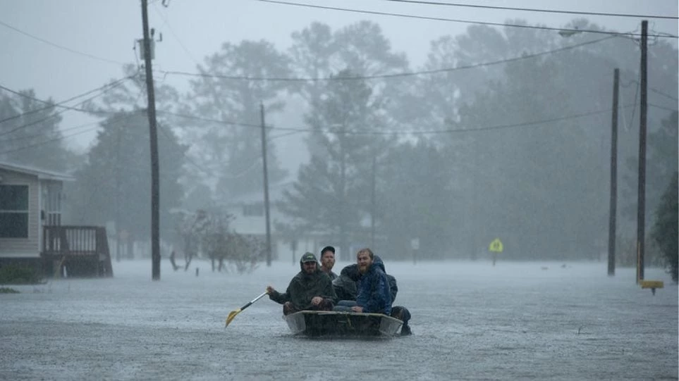 Τυφώνας Florence: Μην επιστρέψετε στα σπίτια σας, προειδοποιεί ο κυβερνήτης της Βόρειας Καρολίνας
